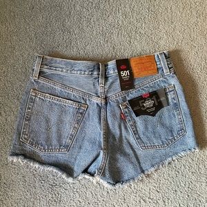 levi’s jean shorts size 27 (mid rise)